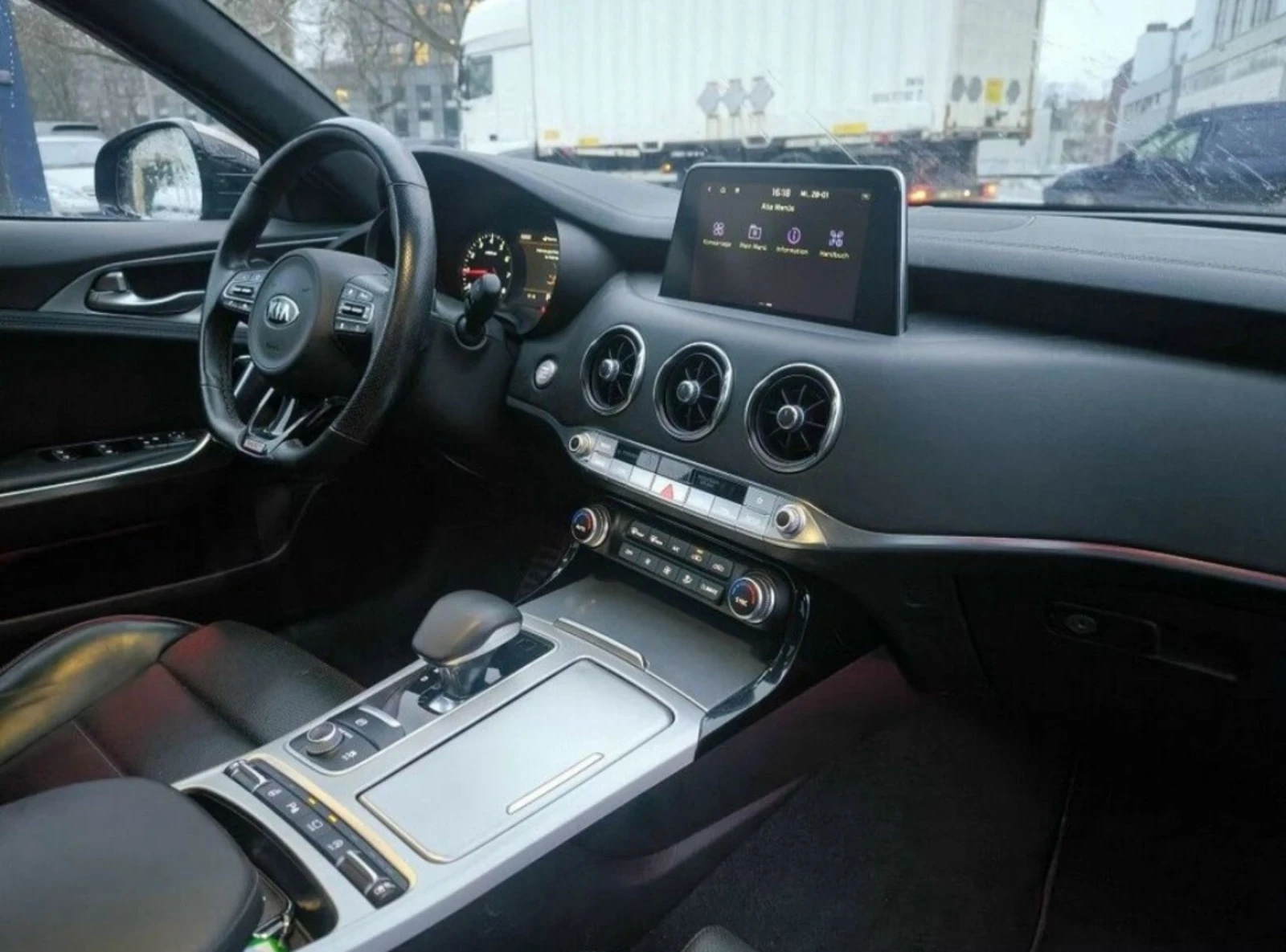 Kia Stinger 3.3 gt Full awd, снимка 13 - Автомобили и джипове - 53975837