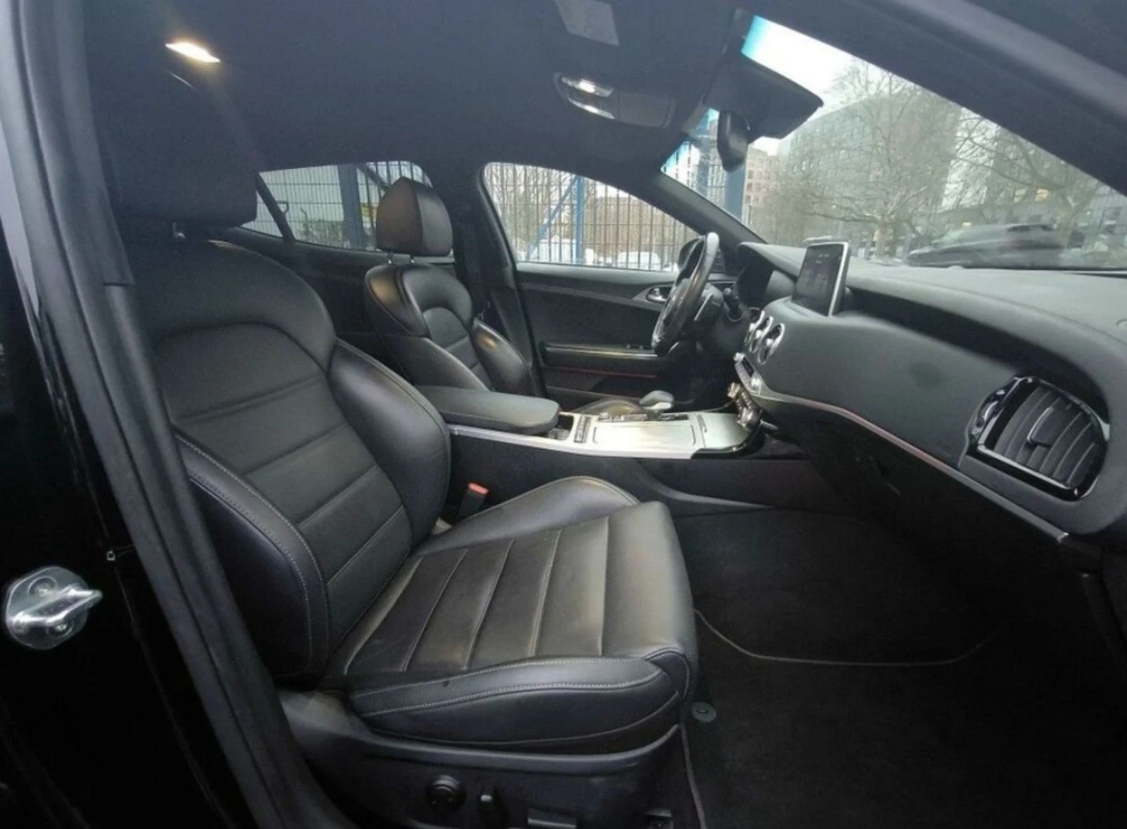 Kia Stinger 3.3 gt Full awd, снимка 14 - Автомобили и джипове - 53975837