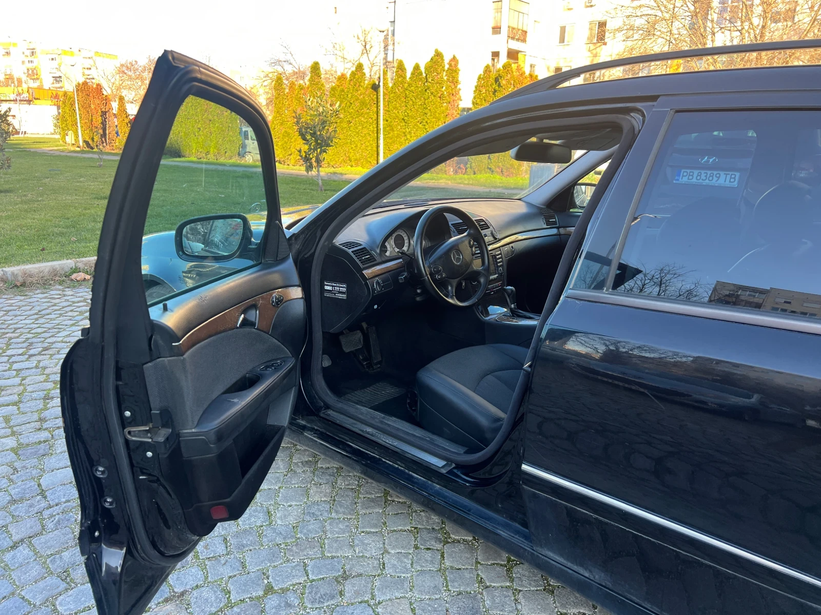 Mercedes-Benz E 220, снимка 6 - Автомобили и джипове - 54345789