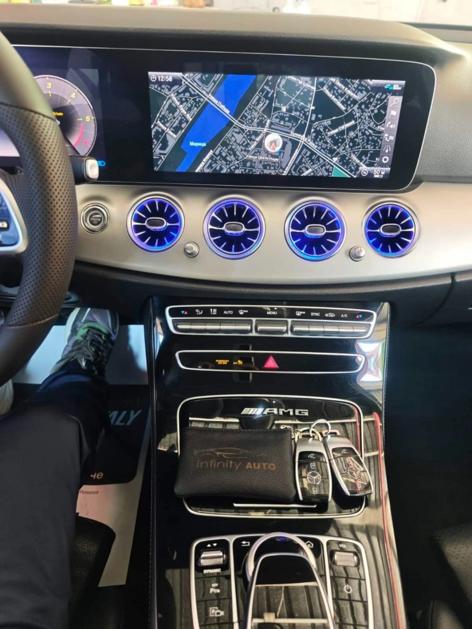 Mercedes-Benz E 220 AMG, АМБИЕНТ, ДИСТРОНИК, КАМЕРИ, ПОДГРЕВ, ФУЛ! , снимка 10 - Автомобили и джипове - 54768316
