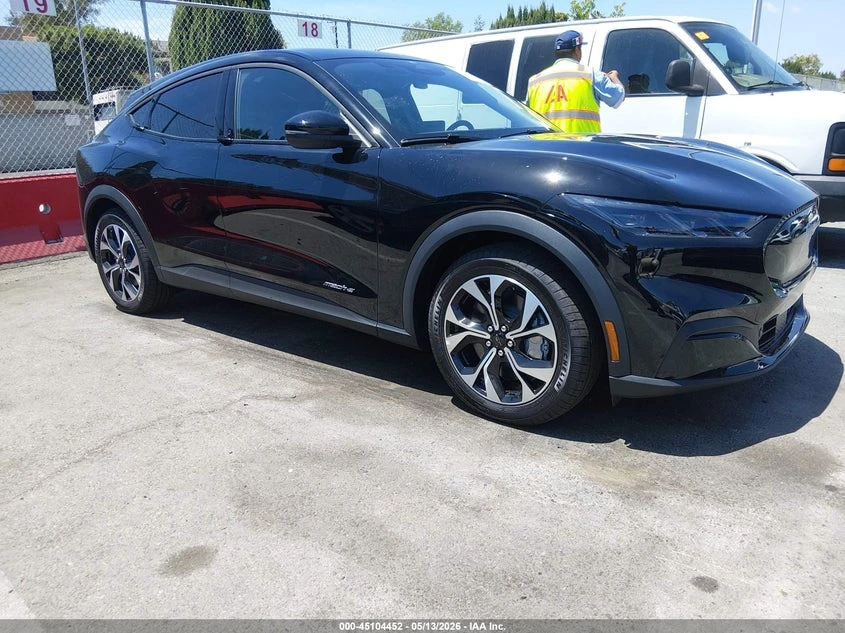 Ford Mustang Mach-E Select RWD, снимка 2 - Автомобили и джипове - 54804744