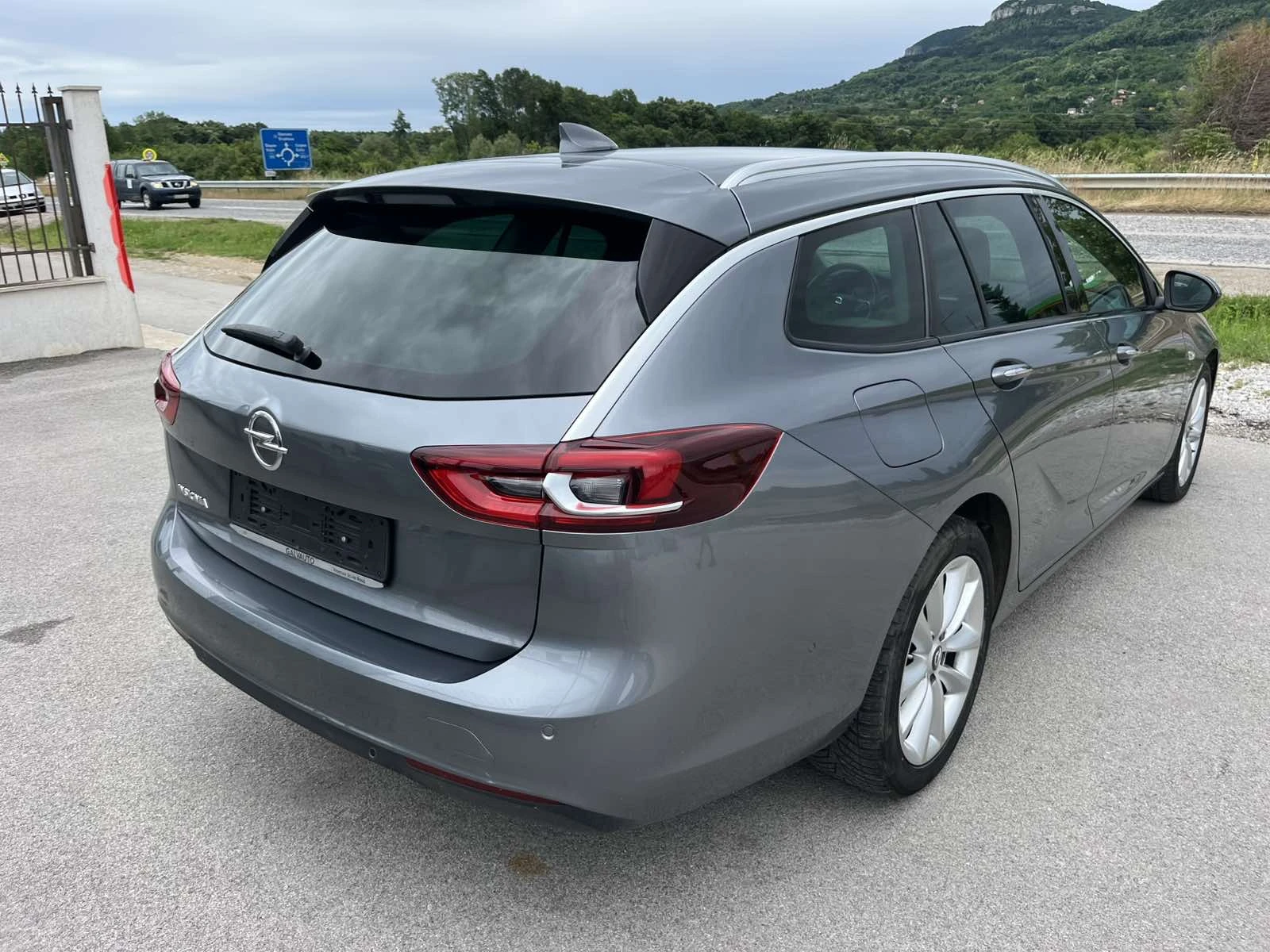 Opel Insignia FACE 2.0CDTI 170кс SPORT TOUR FULL ВНОС ИТАЛИЯ, снимка 4 - Автомобили и джипове - 54896392