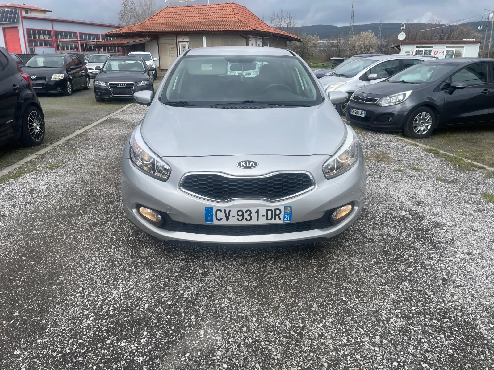 Kia Ceed 1.6 CRDI.110K, снимка 3 - Автомобили и джипове - 55103146