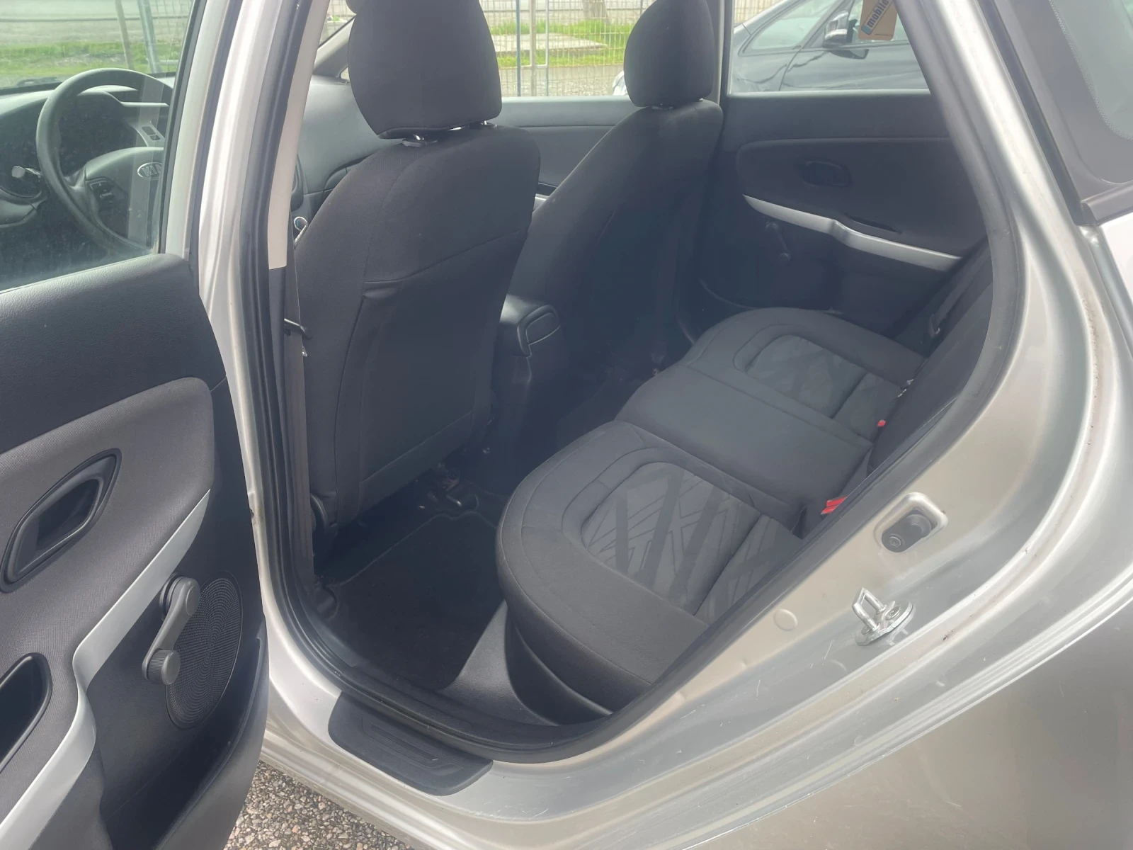 Kia Ceed 1.6 CRDI.110K, снимка 11 - Автомобили и джипове - 55103146