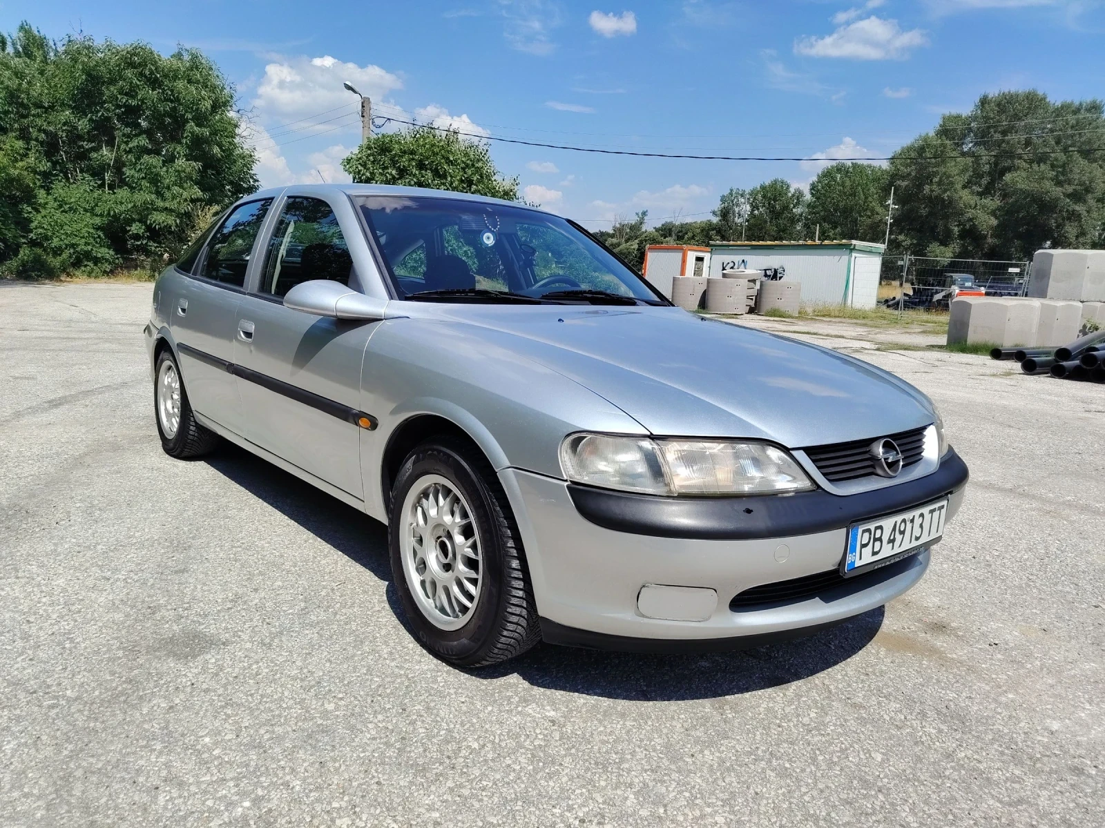 Opel Vectra 1.6 Газ/Бензин, снимка 3 - Автомобили и джипове - 55121075