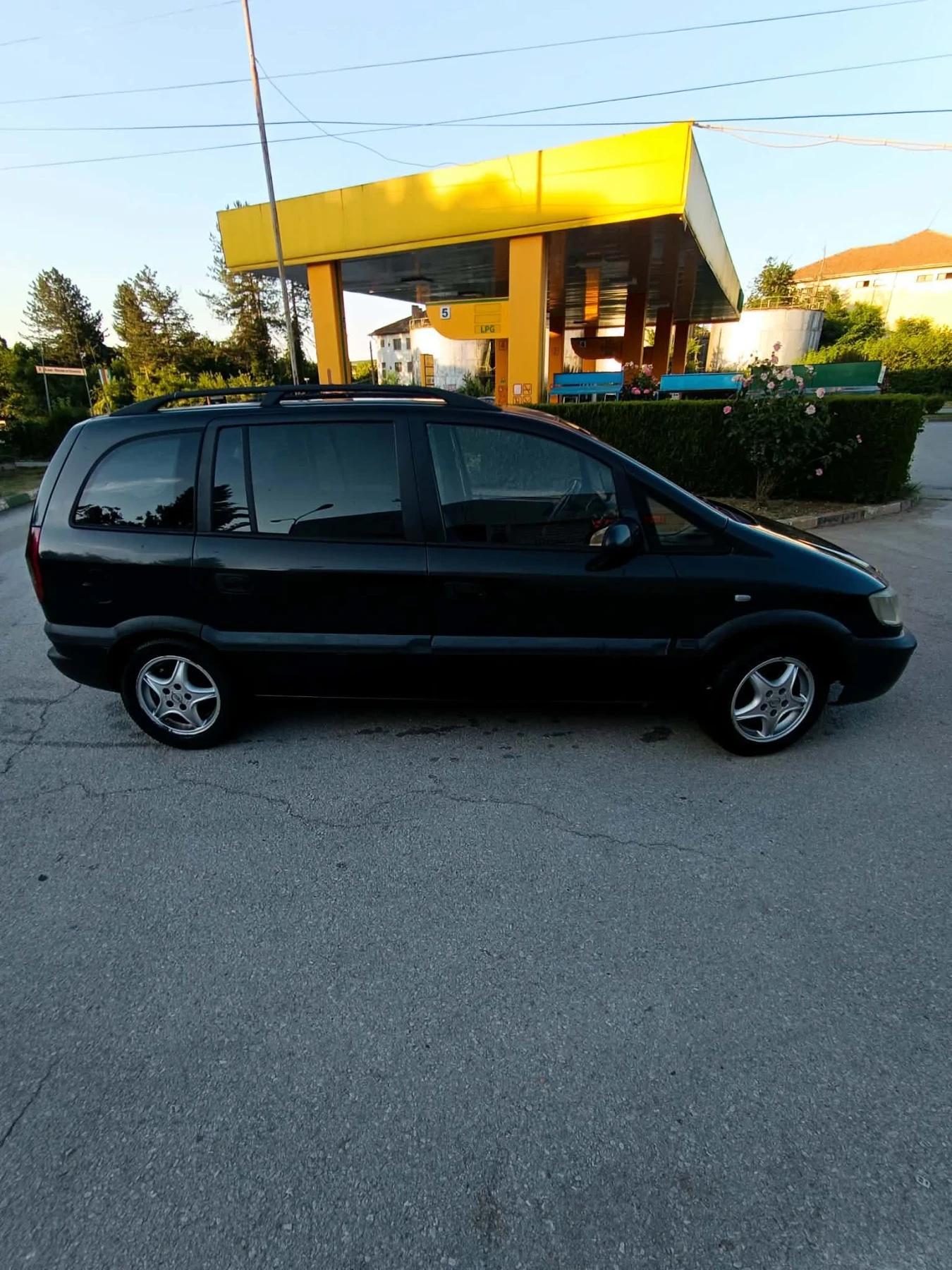 Opel Zafira 2.0dizel, снимка 6 - Автомобили и джипове - 55152447