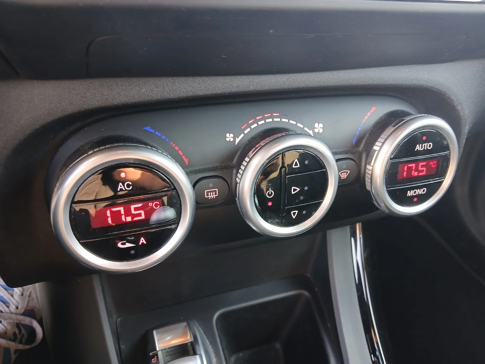 Alfa Romeo Giulietta 2.0jtdm, снимка 13 - Автомобили и джипове - 56062127