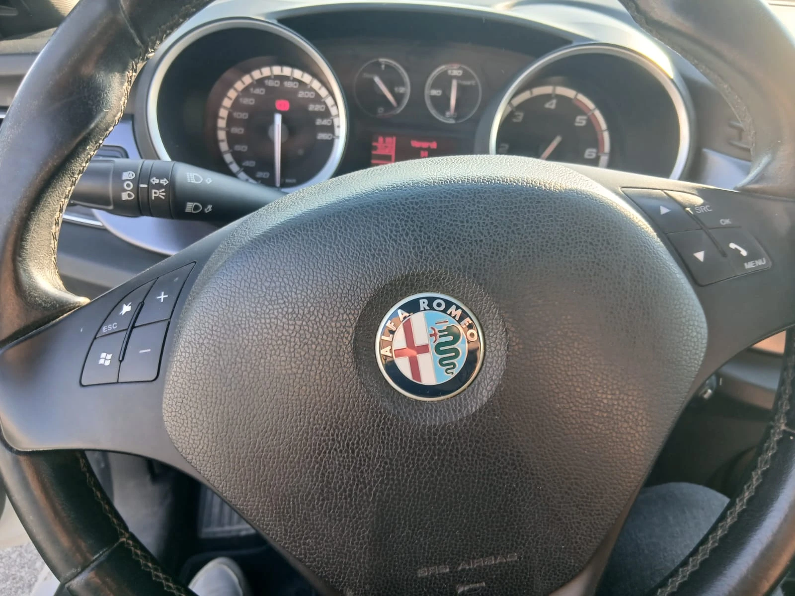 Alfa Romeo Giulietta 2.0jtdm, снимка 9 - Автомобили и джипове - 56062127