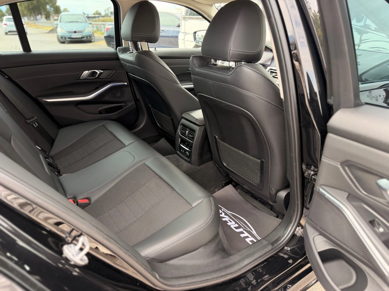 BMW 320 d= xDrive= M3 pack= Digital Cockpit= , снимка 13 - Автомобили и джипове - 56086775