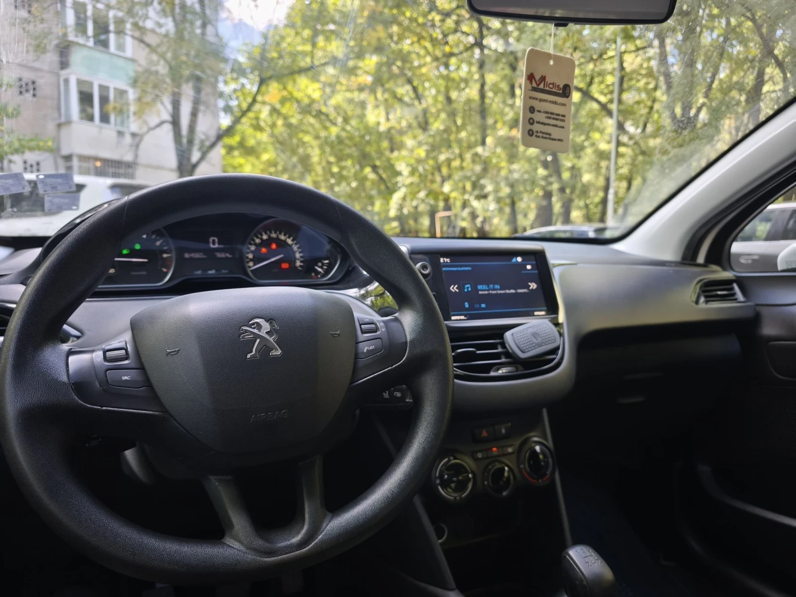 Peugeot 208, снимка 2 - Автомобили и джипове - 56310206