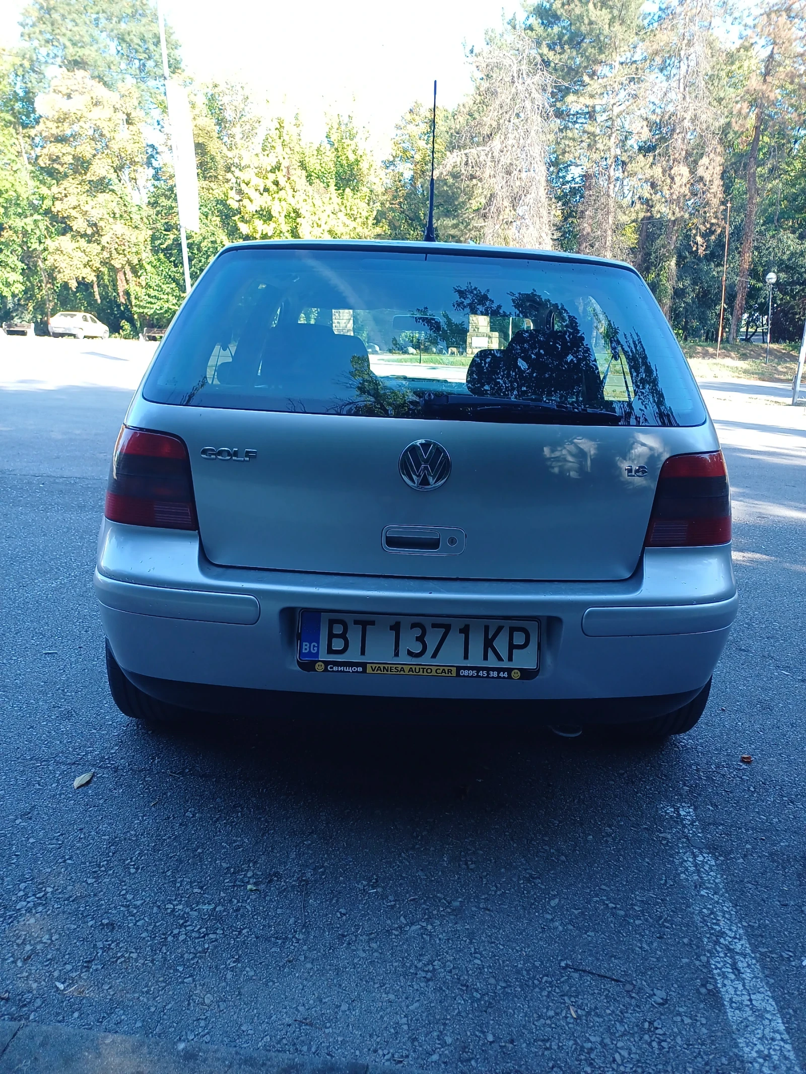 VW Golf 1.6 , снимка 3 - Автомобили и джипове - 56324168
