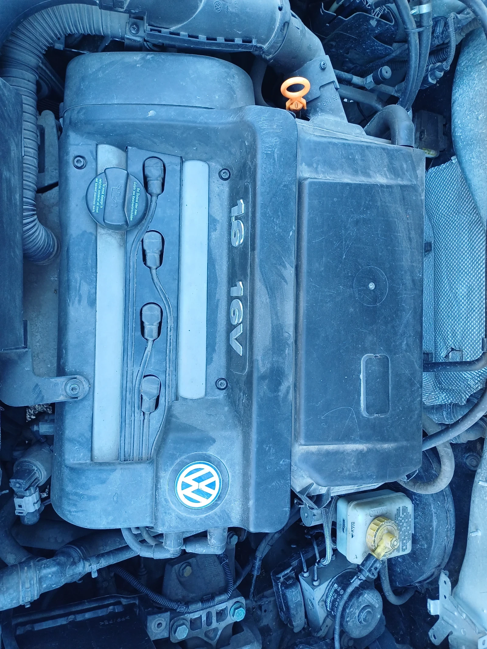 VW Golf 1.6 , снимка 6 - Автомобили и джипове - 56324168