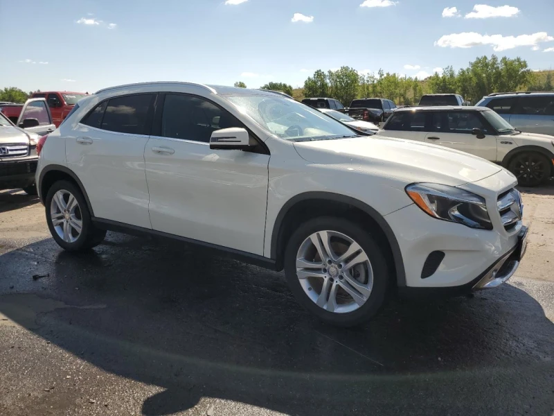 Mercedes-Benz GLA 250 4MATIC* Пано* Keyless* Подгрев* Камера* , снимка 4 - Автомобили и джипове - 48389511