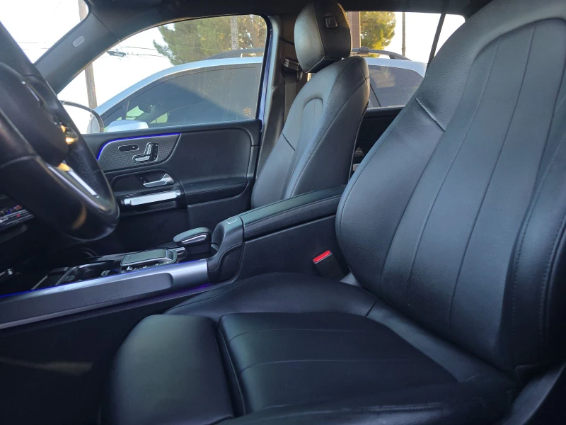 Mercedes-Benz GLB FULL DIGITAL/PANO/KEYLESS/LANE ASSIST, снимка 9 - Автомобили и джипове - 52699438