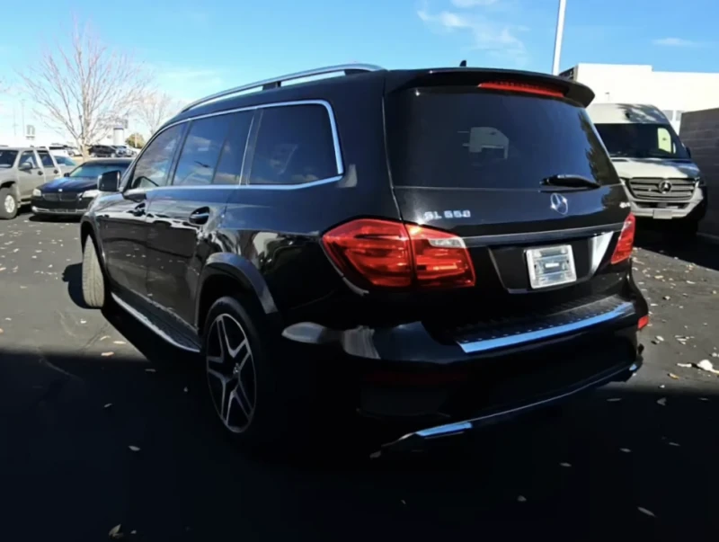 Mercedes-Benz GL 500 AMG* PACK* DESIGNO* 360КАМЕРА* LANE* ASSIST* , снимка 4 - Автомобили и джипове - 52474195