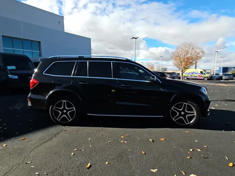 Mercedes-Benz GL 500 AMG* PACK* DESIGNO* 360КАМЕРА* LANE* ASSIST* , снимка 5 - Автомобили и джипове - 52474195