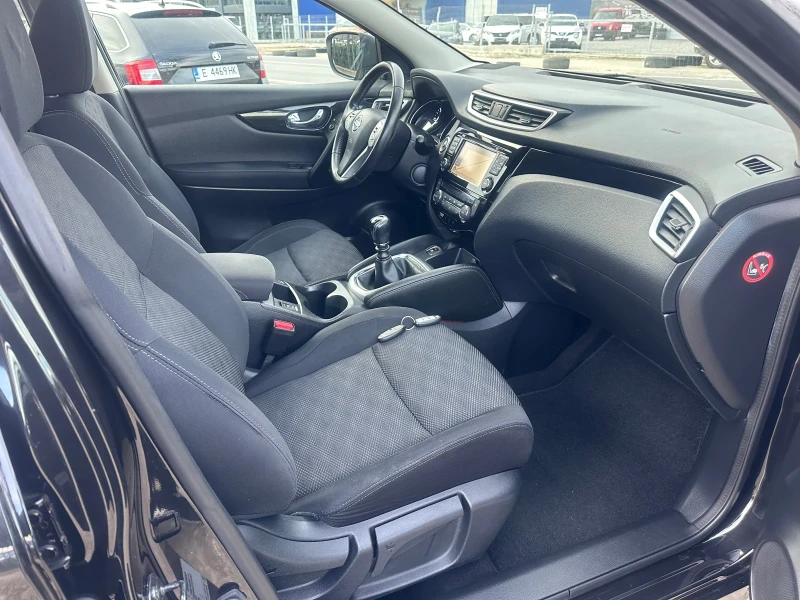 Nissan Qashqai, снимка 8 - Автомобили и джипове - 53538685
