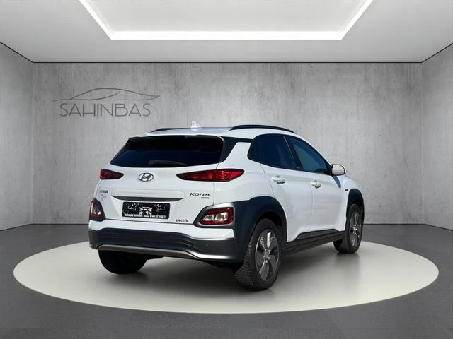 Hyundai Kona НАЛИЧНА , снимка 4 - Автомобили и джипове - 52885135