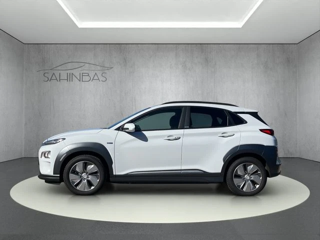 Hyundai Kona НАЛИЧНА , снимка 3 - Автомобили и джипове - 52885135