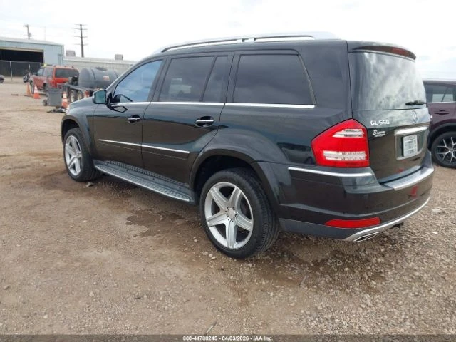 Mercedes-Benz GL 550 * 4MATIC* КОЖА* ПОДГРЕВ* ПАНОРАМА* TV* FULL* , снимка 3 - Автомобили и джипове - 54441287
