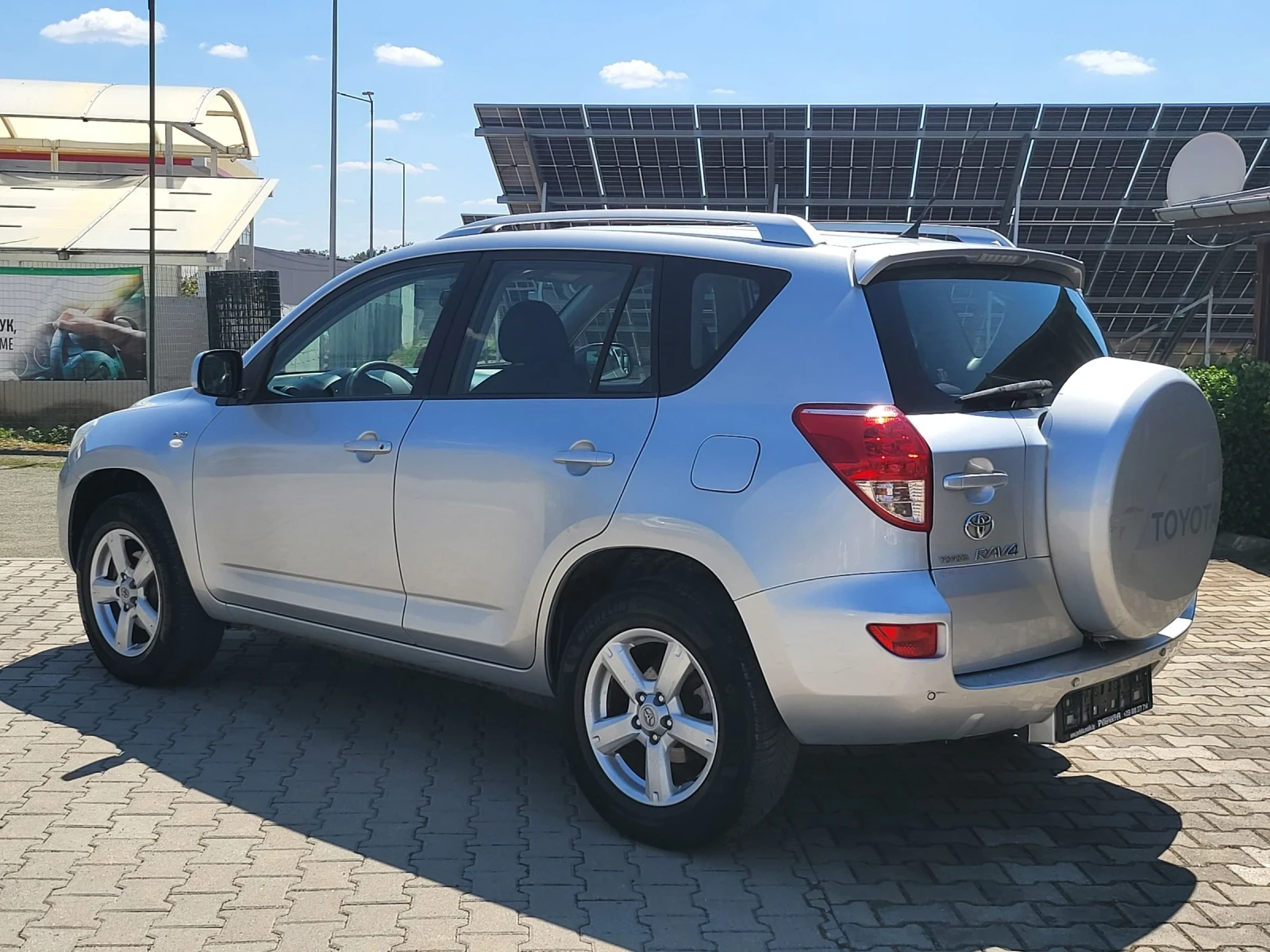 Toyota Rav4 2.2 D4D 136 к.с - изображение 10