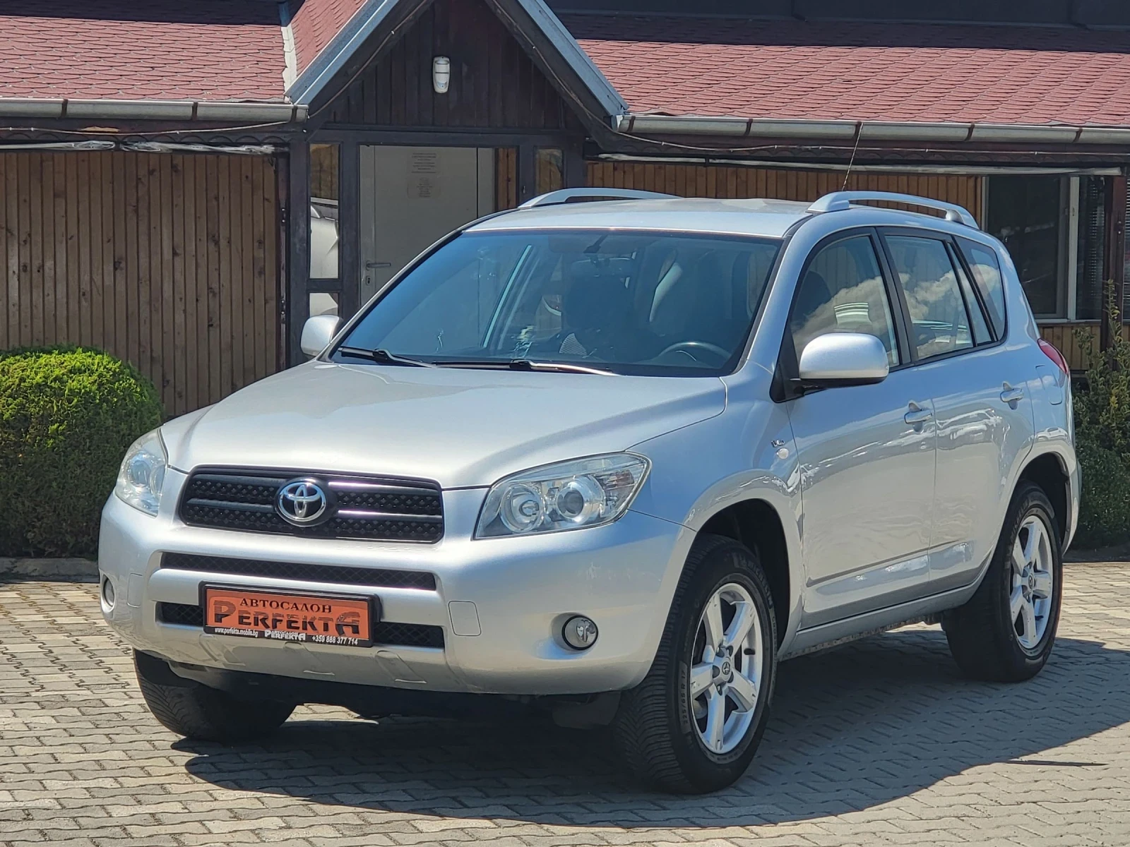 Toyota Rav4 2.2 D4D 136 к.с - изображение 2