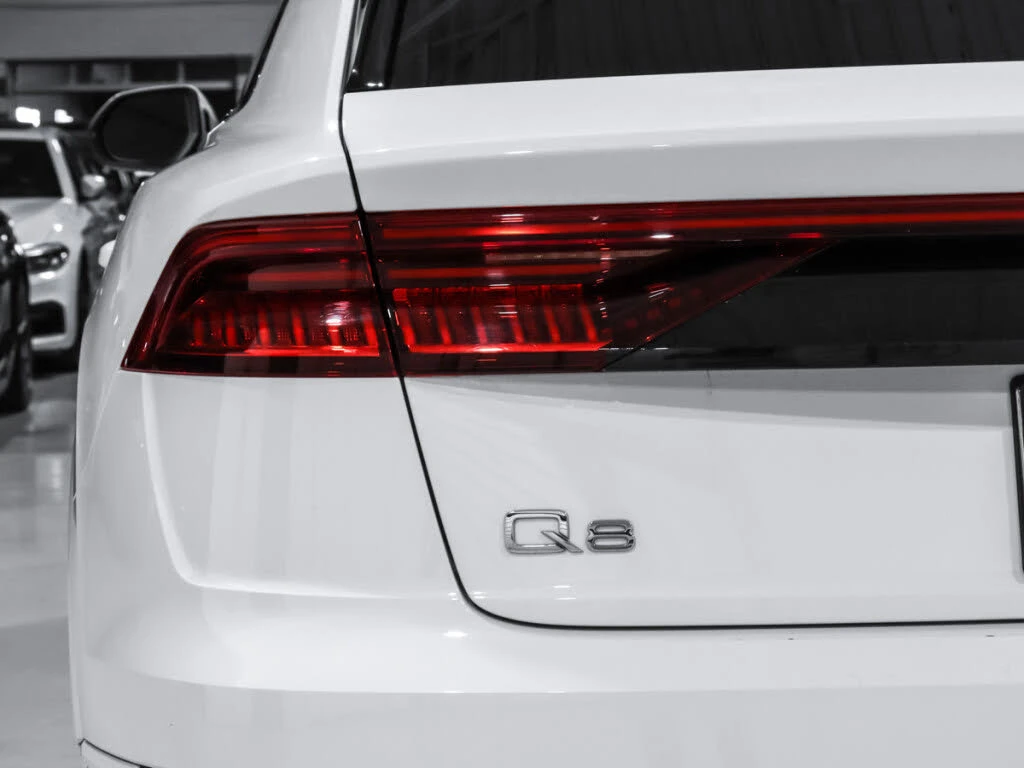 Audi Q8 * S-Line* * HeadUp* AвтоКредит* (ЦЕНА ДО БГ) - изображение 10