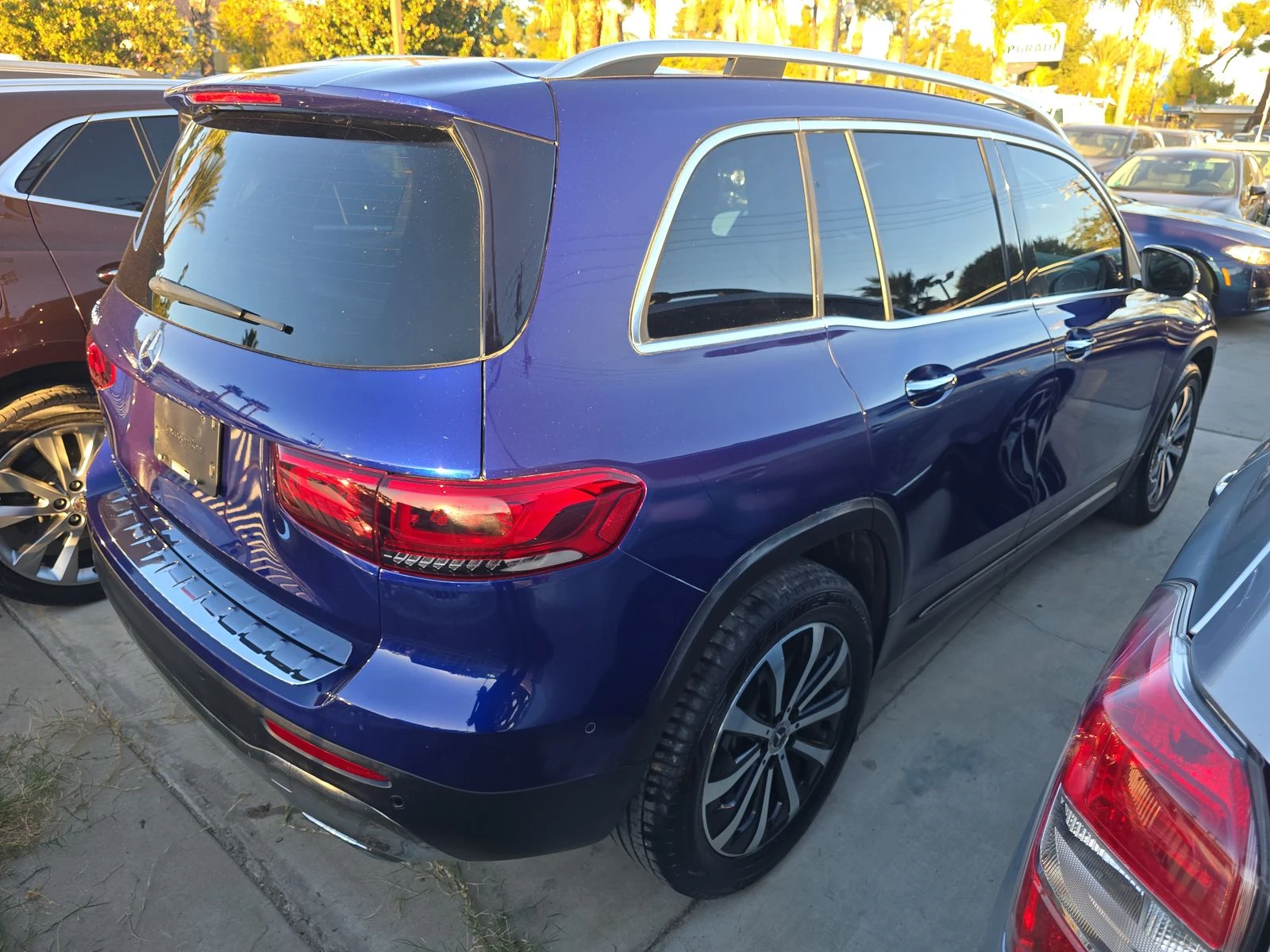 Mercedes-Benz GLB FULL DIGITAL/PANO/KEYLESS/LANE ASSIST - изображение 5