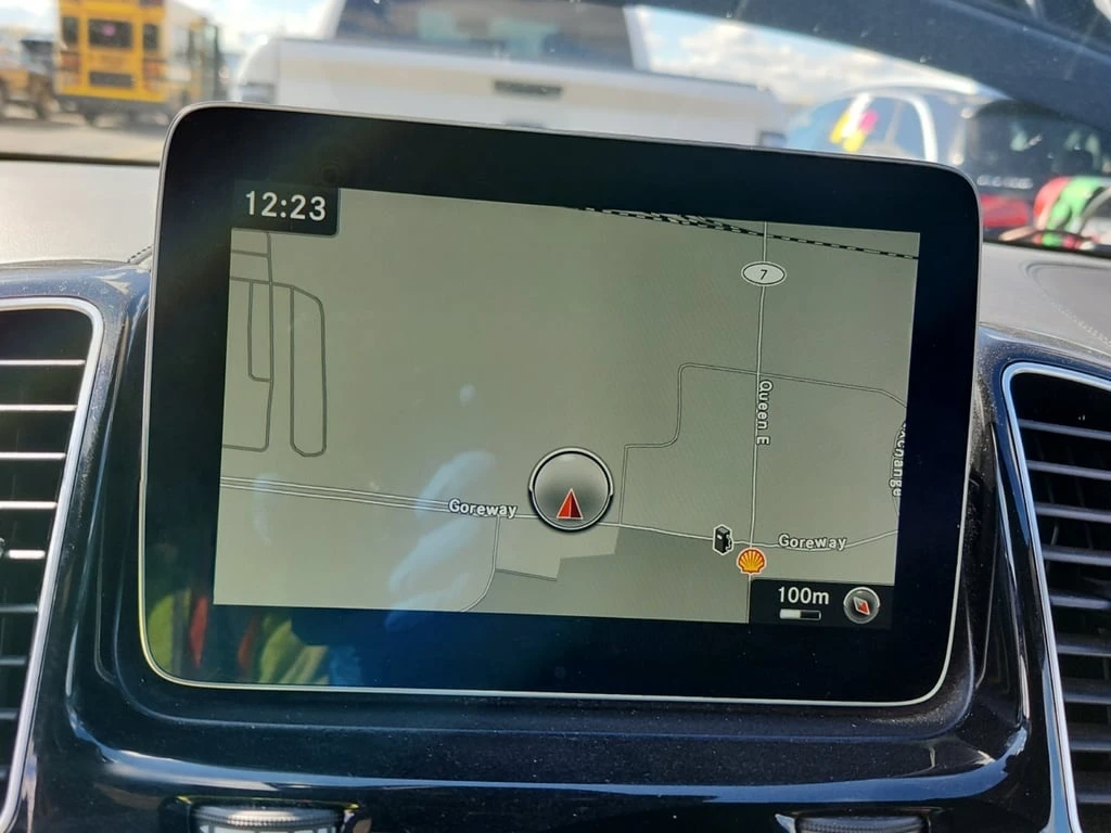 Mercedes-Benz GLS 63 AMG * CARFAX * БЕЗ ПЪРВОНАЧАЛНА ВНОСКА - изображение 9