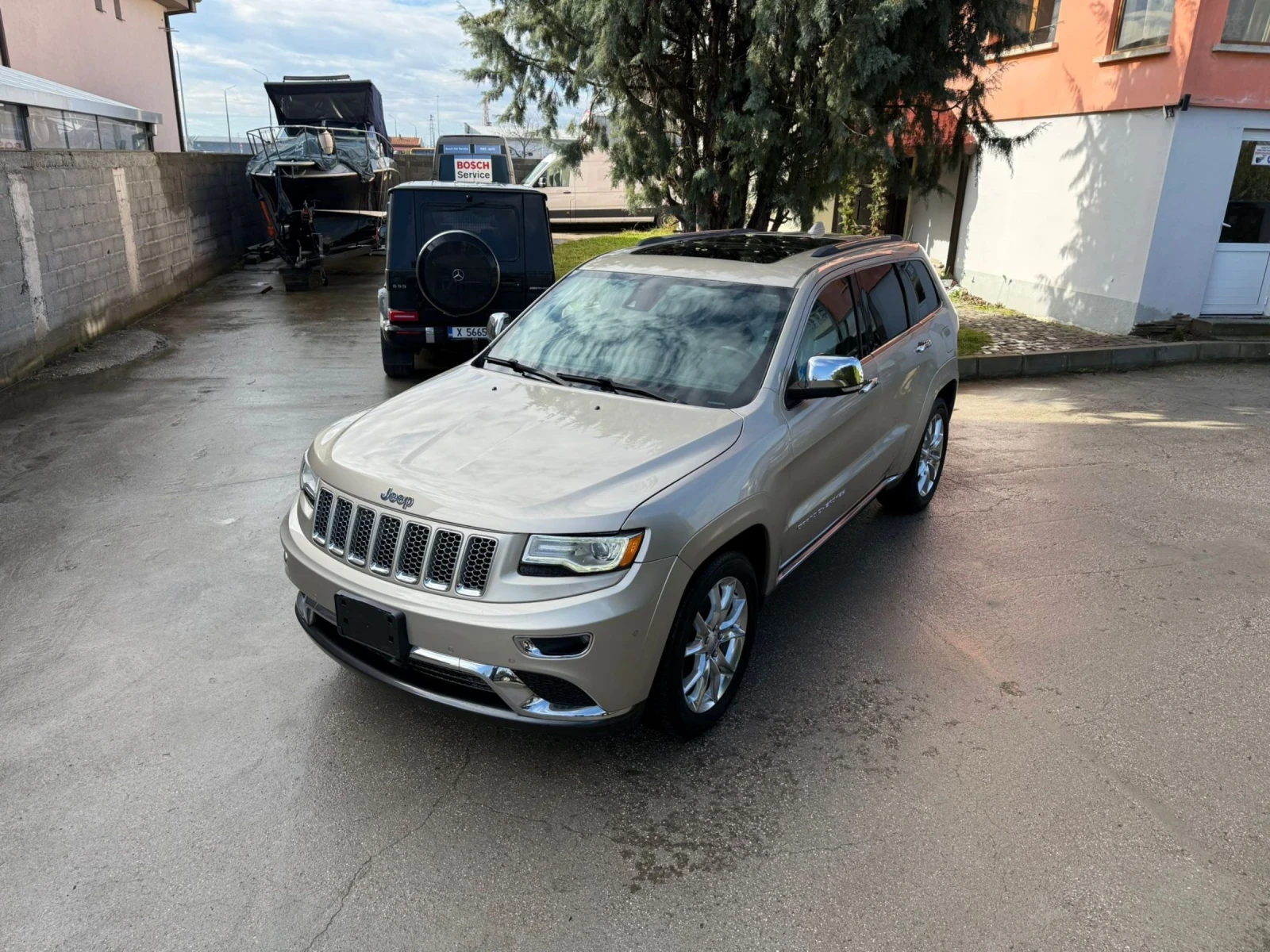 Jeep Grand cherokee Summit 5.7