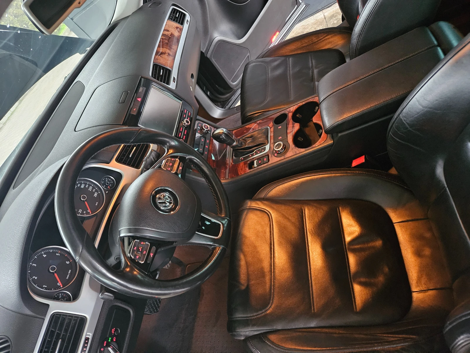 VW Touareg, снимка 12 - Автомобили и джипове - 53511072