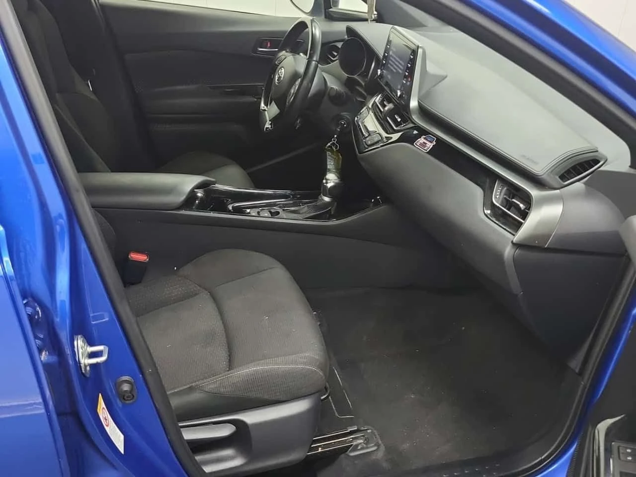 Toyota C-HR * FWD * CARFAX * ���� �� �� | Mobile.bg � ����������� 11