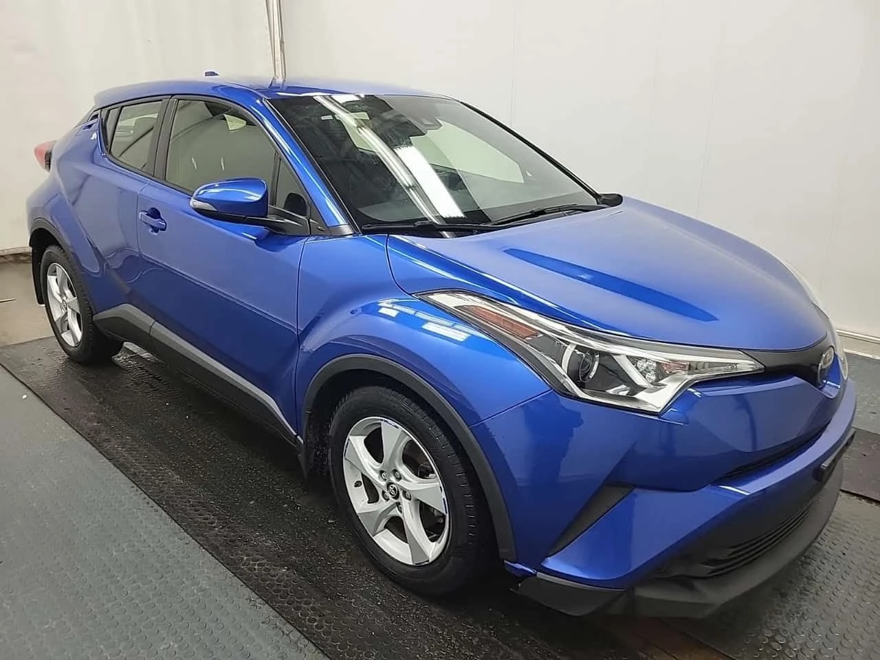 Toyota C-HR * FWD * CARFAX * ЦЕНА ДО БГ - изображение 3