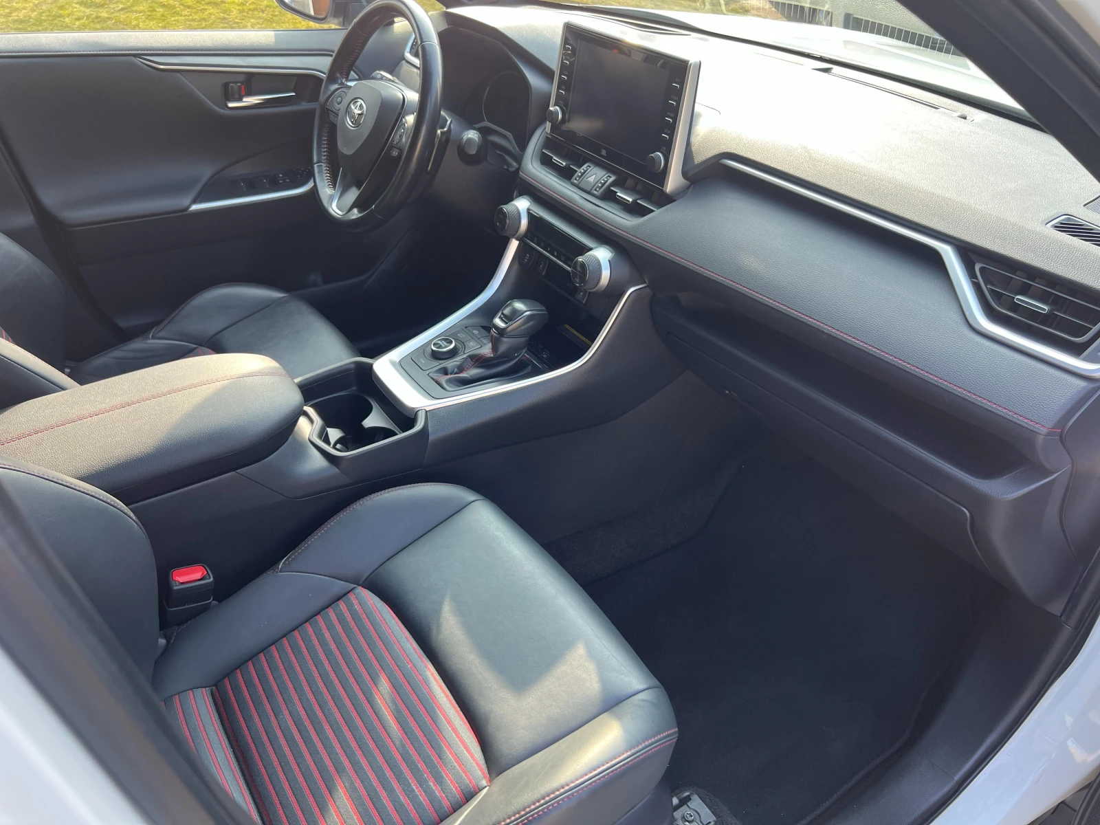 Toyota Rav4 PHEV STYLE - изображение 7