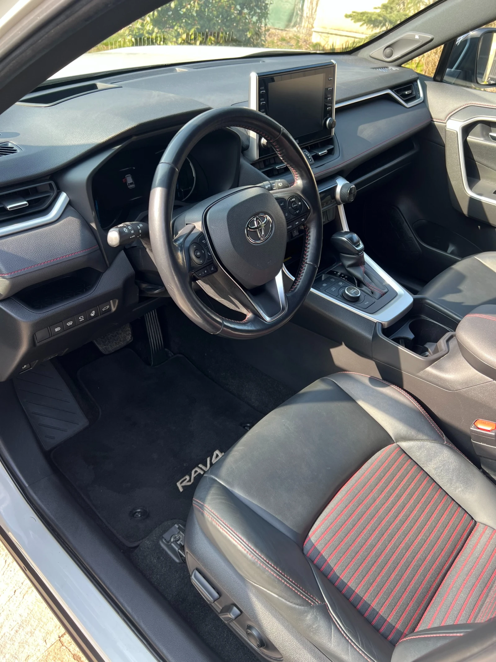 Toyota Rav4 PHEV STYLE - изображение 6