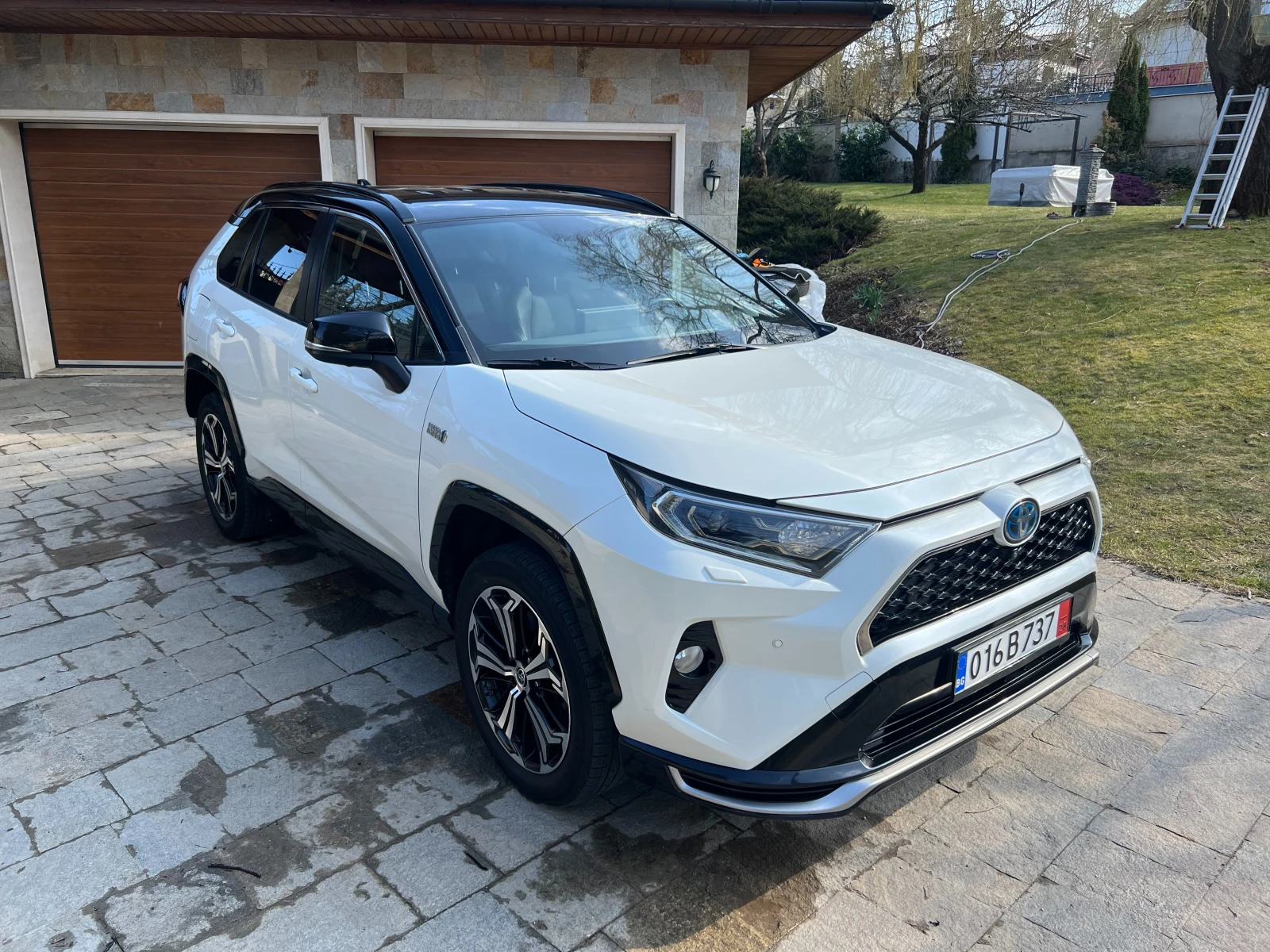 Toyota Rav4 PHEV STYLE - изображение 2
