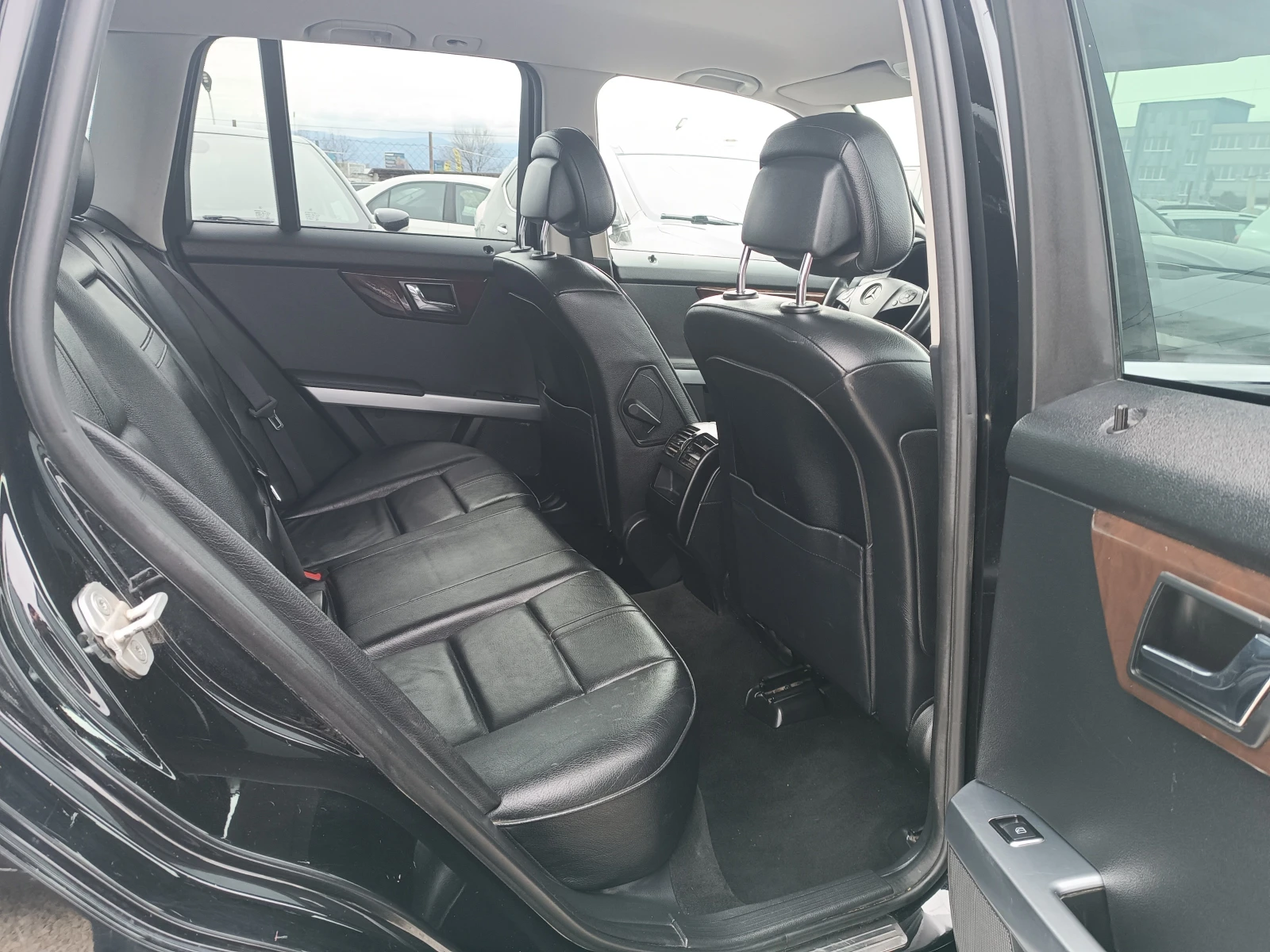 Mercedes-Benz GLK 250CDI-KOJA/NAVI/PODGREV/7 Gtronic, снимка 7 - Автомобили и джипове - 54038305