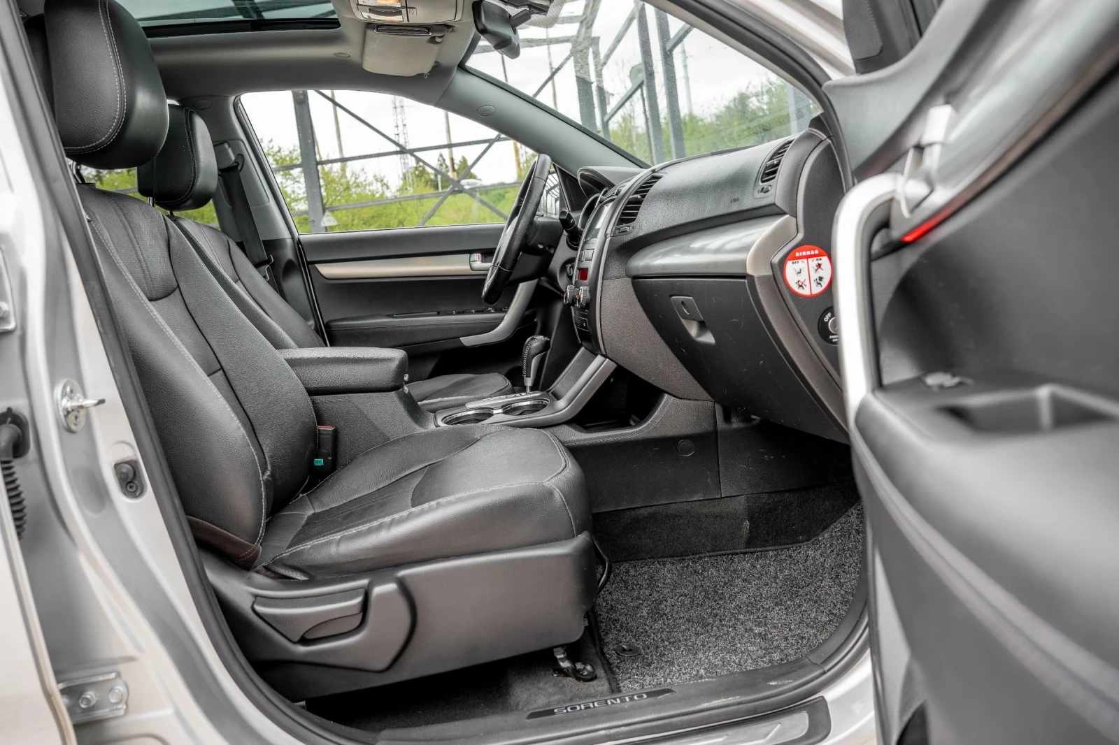 Kia Sorento 2.2 CRDI- AWD, снимка 13 - Автомобили и джипове - 54209583