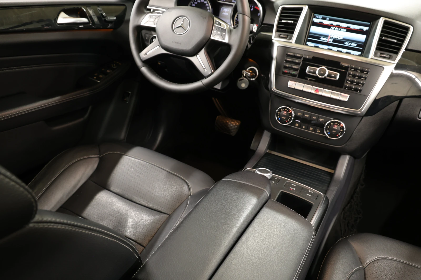 Mercedes-Benz ML 350 d 4-MATIC AMG Paket, снимка 8 - Автомобили и джипове - 54309796