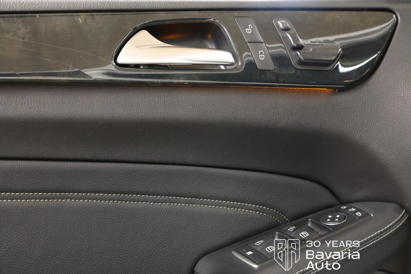 Mercedes-Benz ML 350 d 4-MATIC AMG Paket, снимка 5 - Автомобили и джипове - 54309796