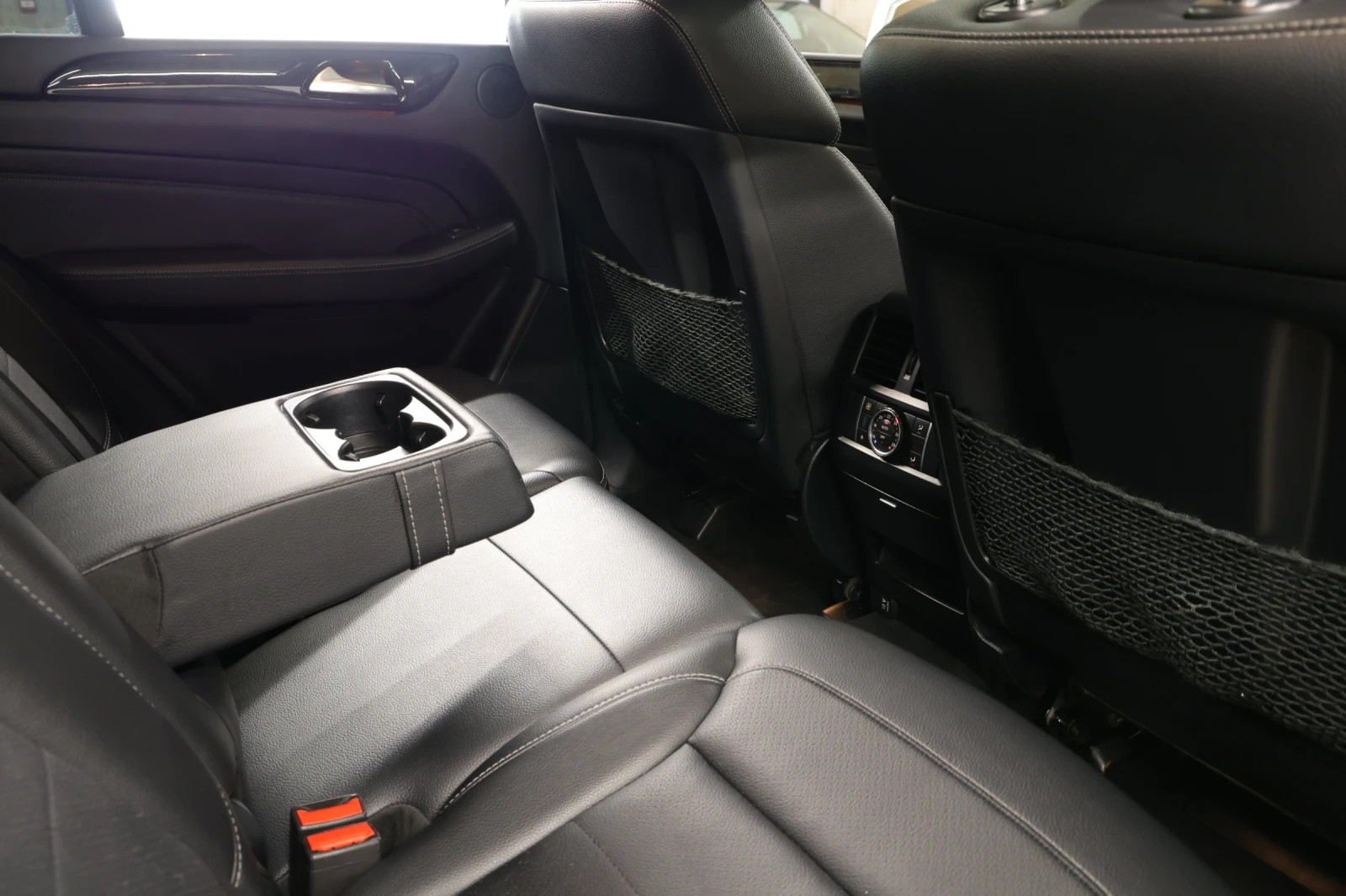 Mercedes-Benz ML 350 d 4-MATIC AMG Paket, снимка 17 - Автомобили и джипове - 54309796