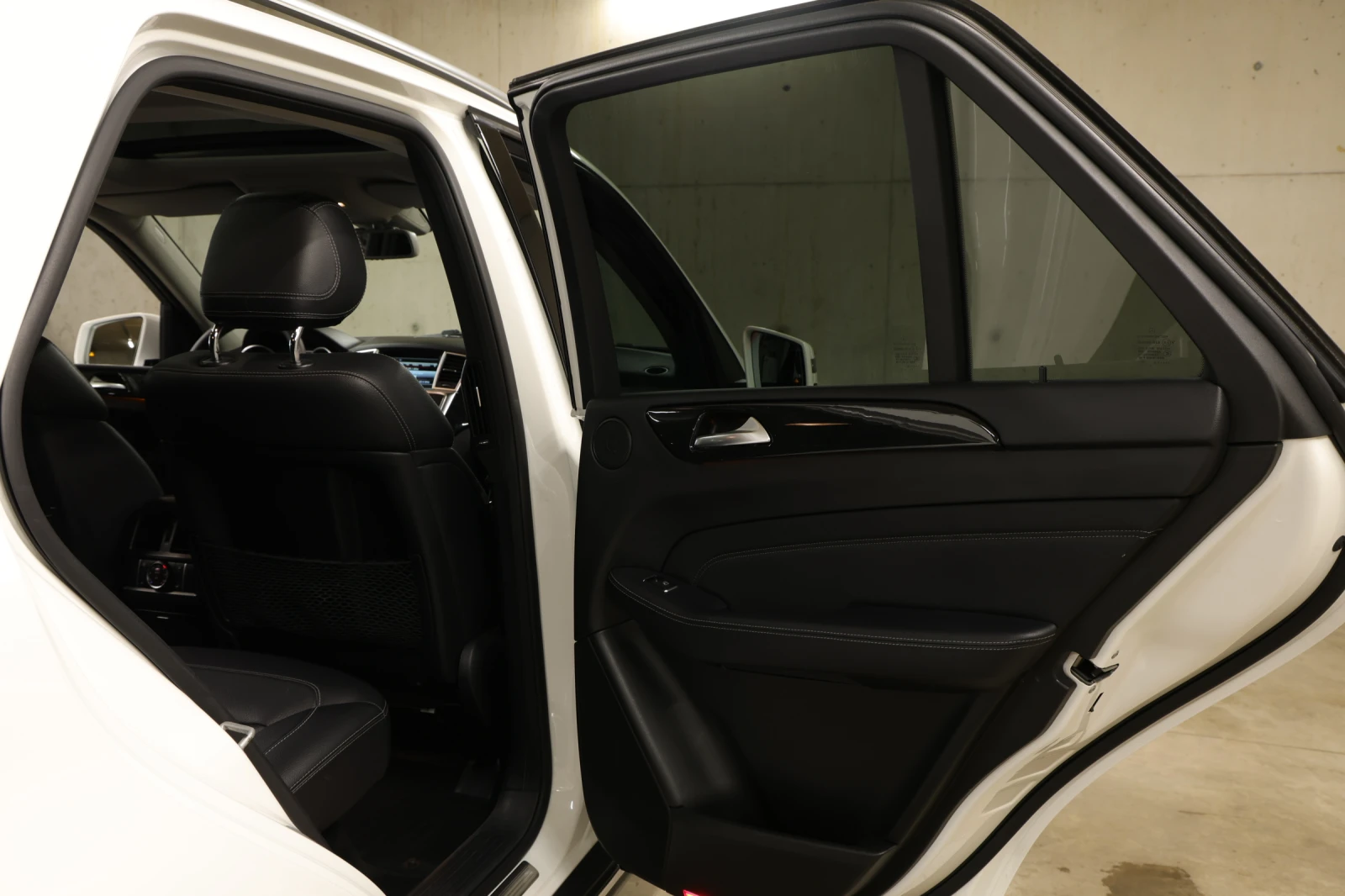 Mercedes-Benz ML 350 d 4-MATIC AMG Paket, снимка 15 - Автомобили и джипове - 54309796