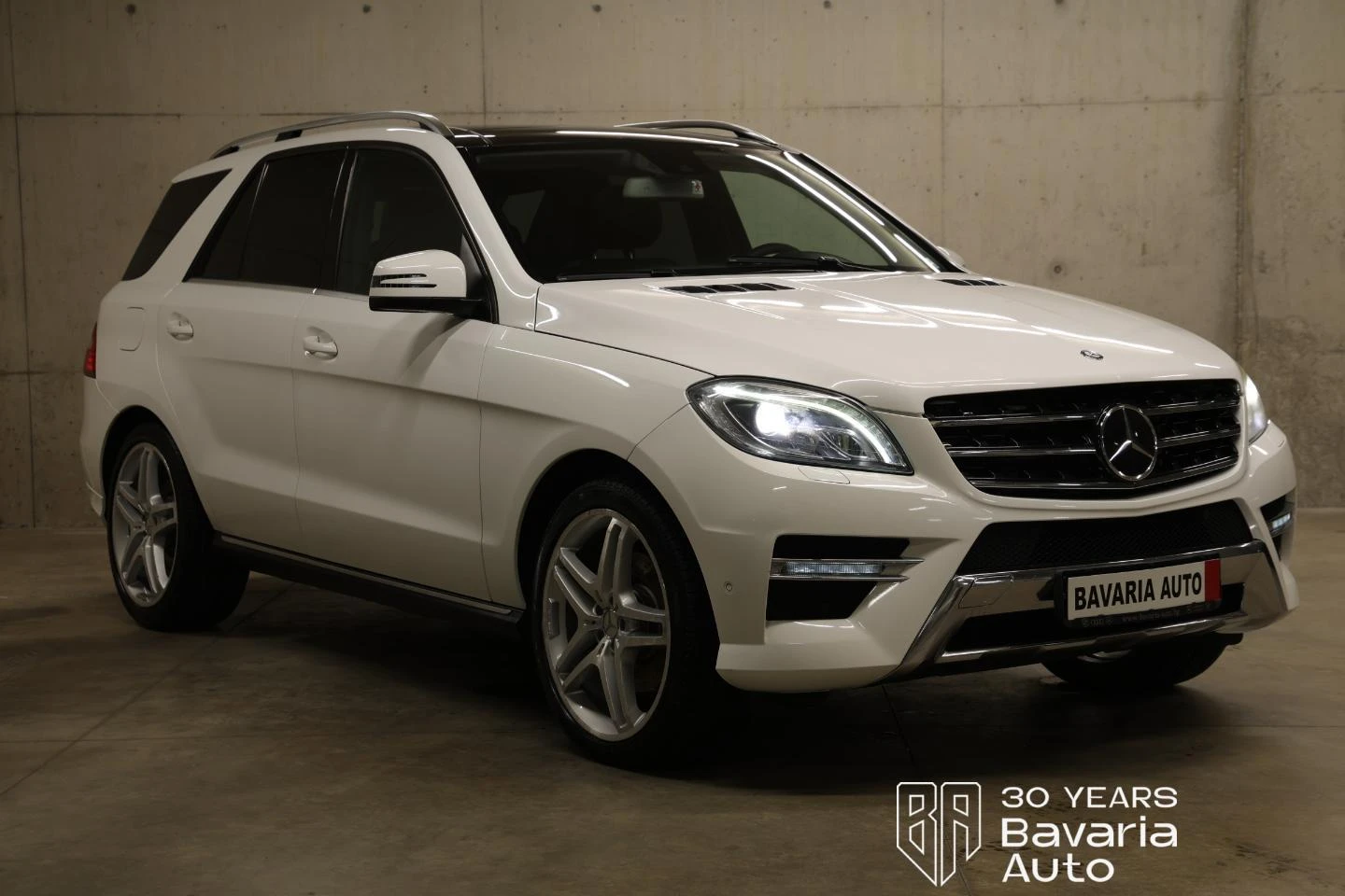 Mercedes-Benz ML 350 d 4-MATIC AMG Paket, снимка 3 - Автомобили и джипове - 54309796