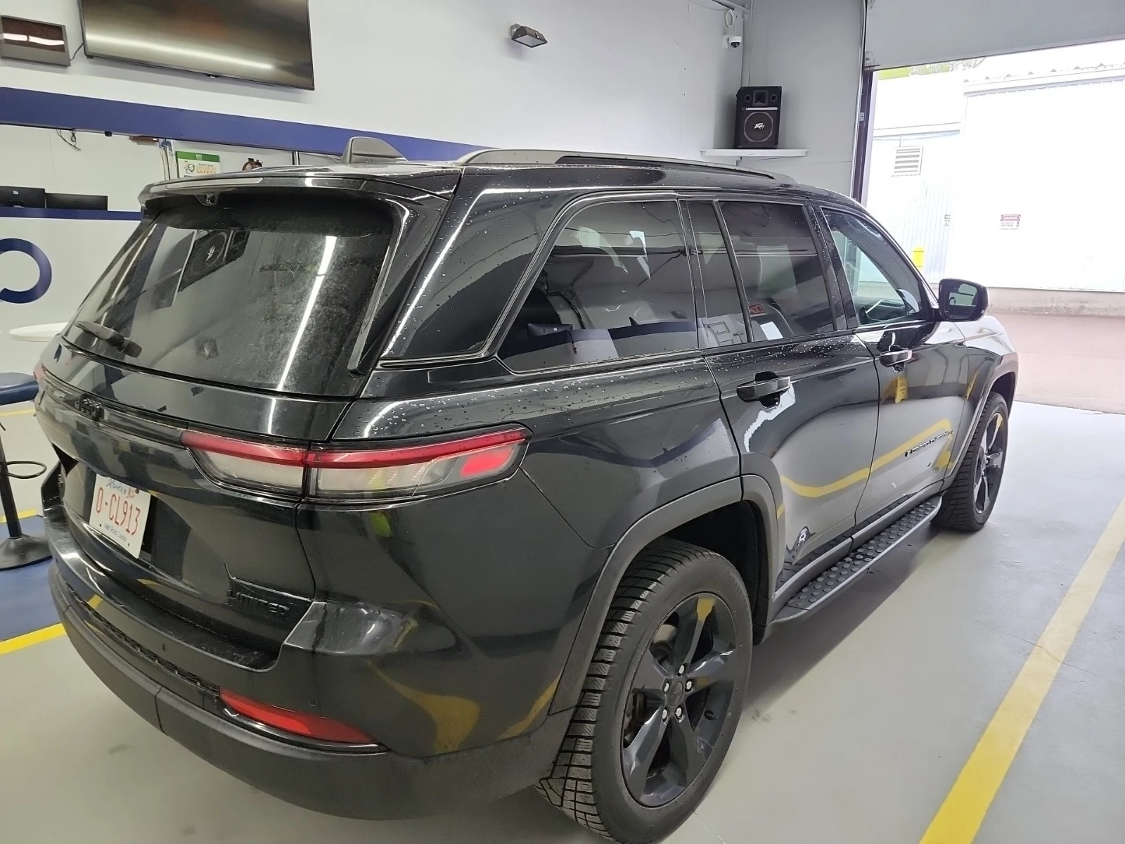 Jeep Grand cherokee LIMITED * AWD * ЧЕРЕН САЛОН * CARFAX * , снимка 3 - Автомобили и джипове - 54683812