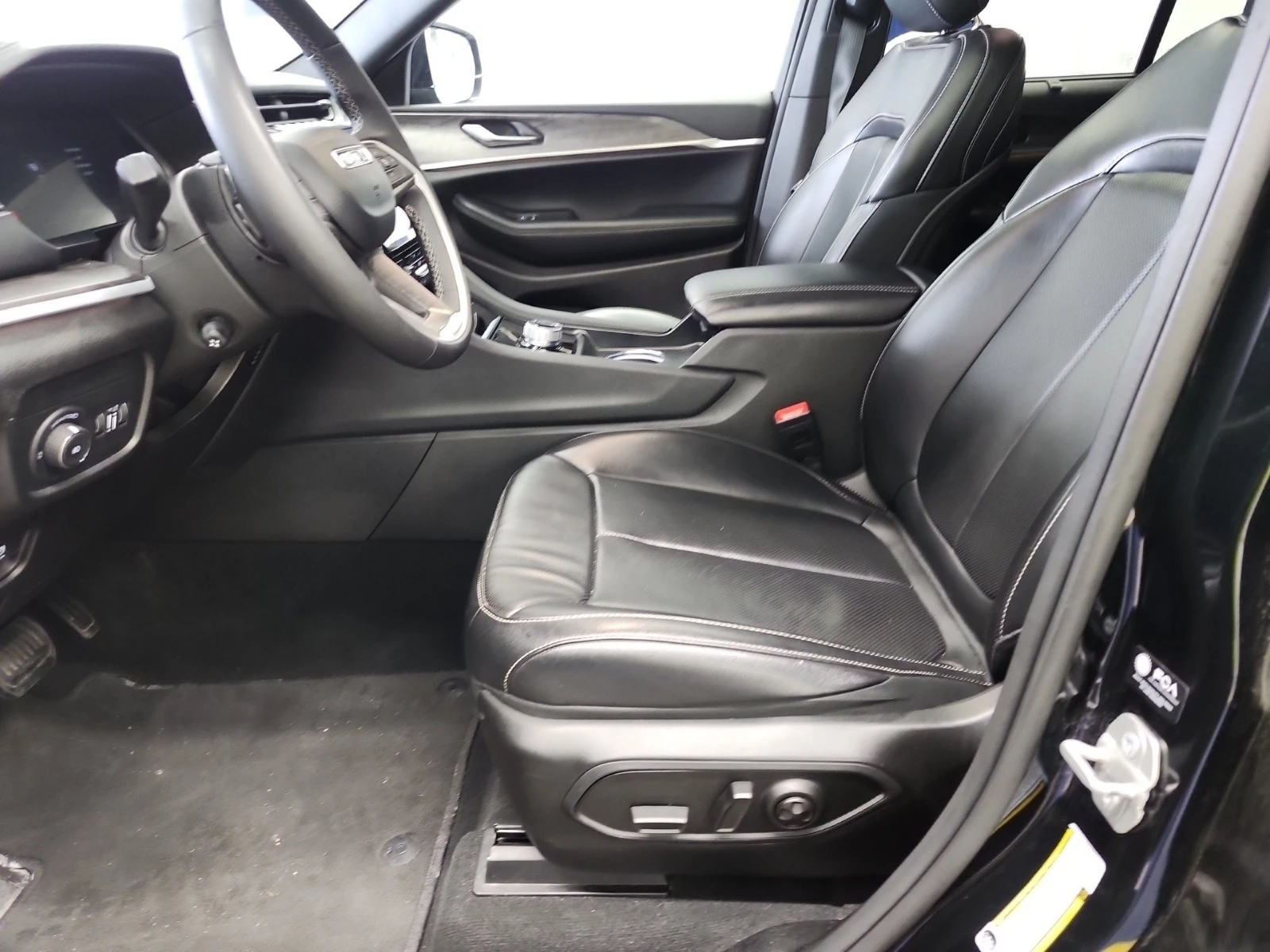 Jeep Grand cherokee LIMITED * AWD * ЧЕРЕН САЛОН * CARFAX * , снимка 5 - Автомобили и джипове - 54683812