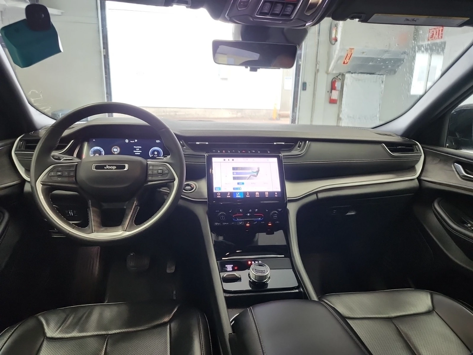 Jeep Grand cherokee LIMITED * AWD * ЧЕРЕН САЛОН * CARFAX * , снимка 6 - Автомобили и джипове - 54683812