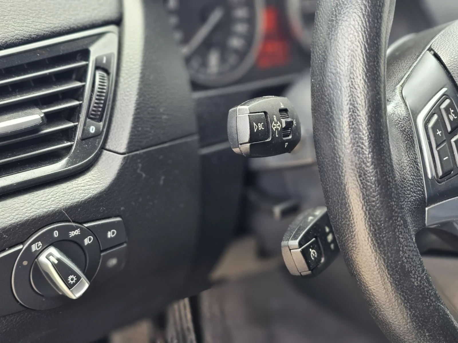 BMW X1, снимка 11 - Автомобили и джипове - 54684029