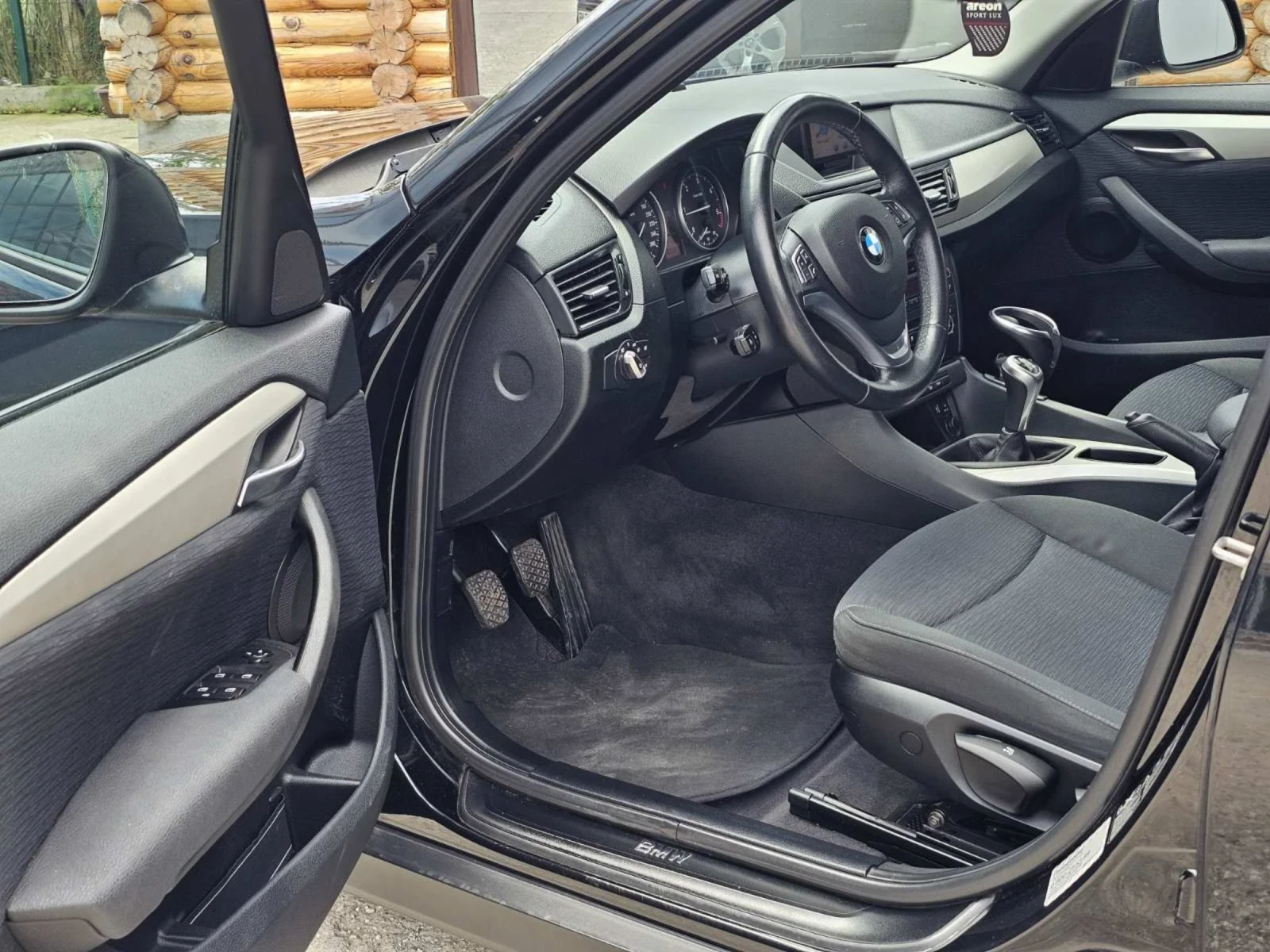 BMW X1, снимка 5 - Автомобили и джипове - 54684029