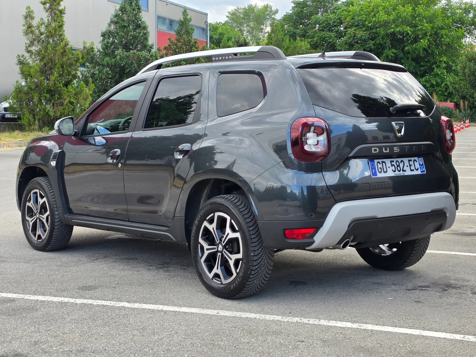 Dacia Duster 1.5dCi 116hp * КАМЕРА * НАВИ * 4х4 * 67000 км!! * , снимка 6 - Автомобили и джипове - 54921210