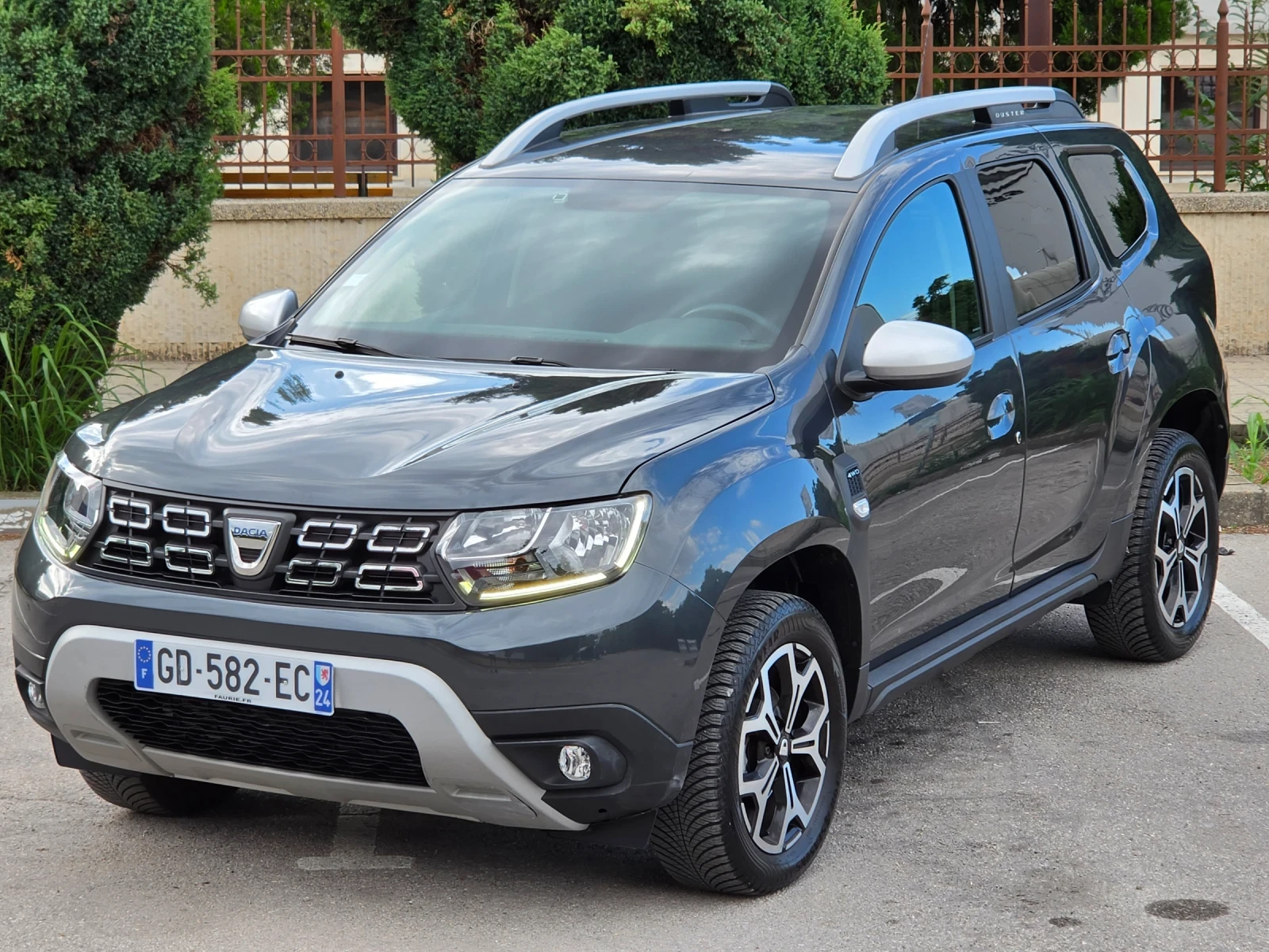 Dacia Duster 1.5dCi 116hp * КАМЕРА * НАВИ * 4х4 * 67000 км!! * , снимка 8 - Автомобили и джипове - 54921210